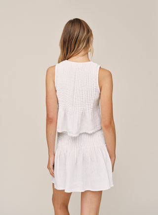 B20001-331-302 - SLEEVELESS PINTUCK TOP