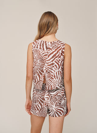 B4593-K98-304 - SLEEVELESS BOAT NECK SPLIT BACK