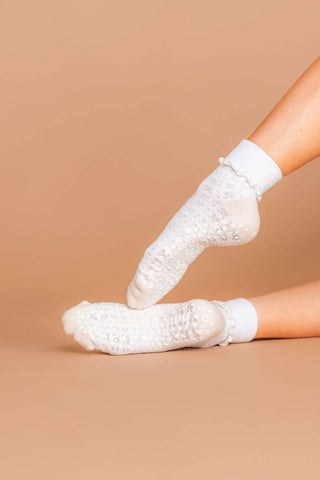 Bow Dream Textured Foldover Ruffle Crew Grip Socks