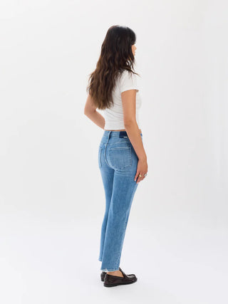 REBEL MID RISE SLIM STRAIGHT