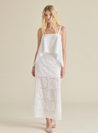 AINSLEE TOP IN EYELET