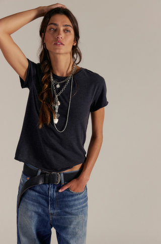 NOVA TEE