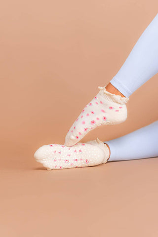 Rosewater Ruffle Ankle Grip Socks